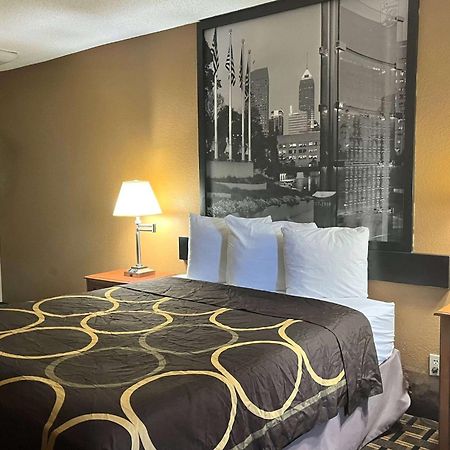 Super 8 By Wyndham Indianapolis/Ne/Castleton Area Hotel Buitenkant foto