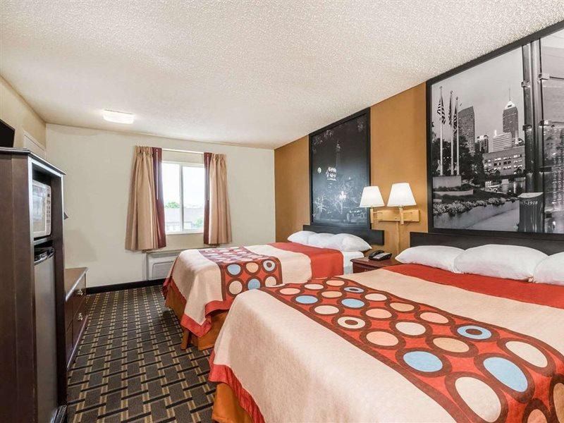 Super 8 By Wyndham Indianapolis/Ne/Castleton Area Hotel Buitenkant foto