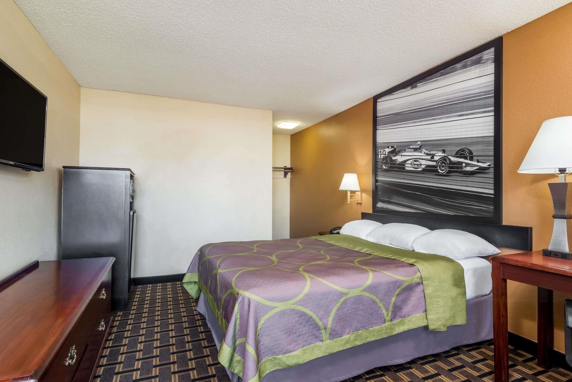 Super 8 By Wyndham Indianapolis/Ne/Castleton Area Hotel Buitenkant foto