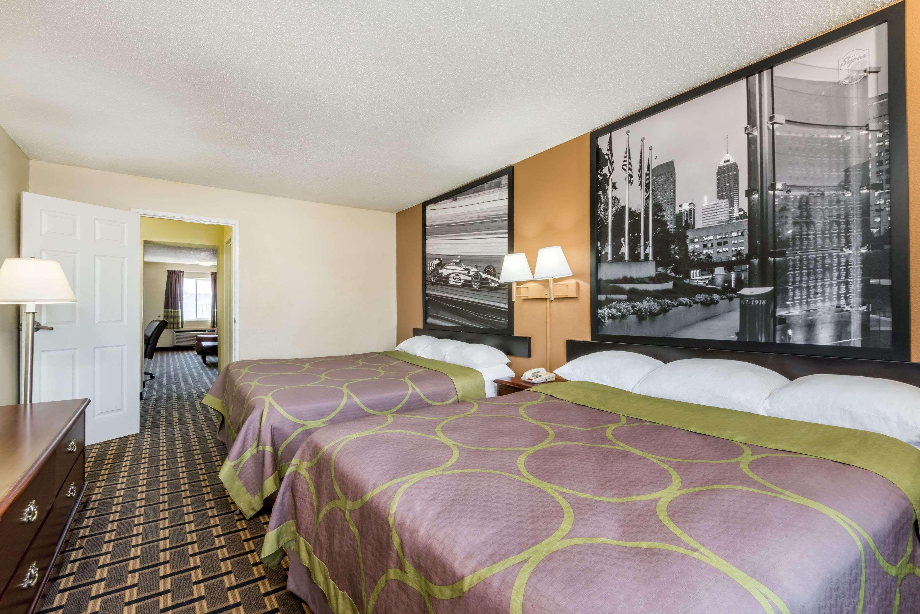 Super 8 By Wyndham Indianapolis/Ne/Castleton Area Hotel Buitenkant foto