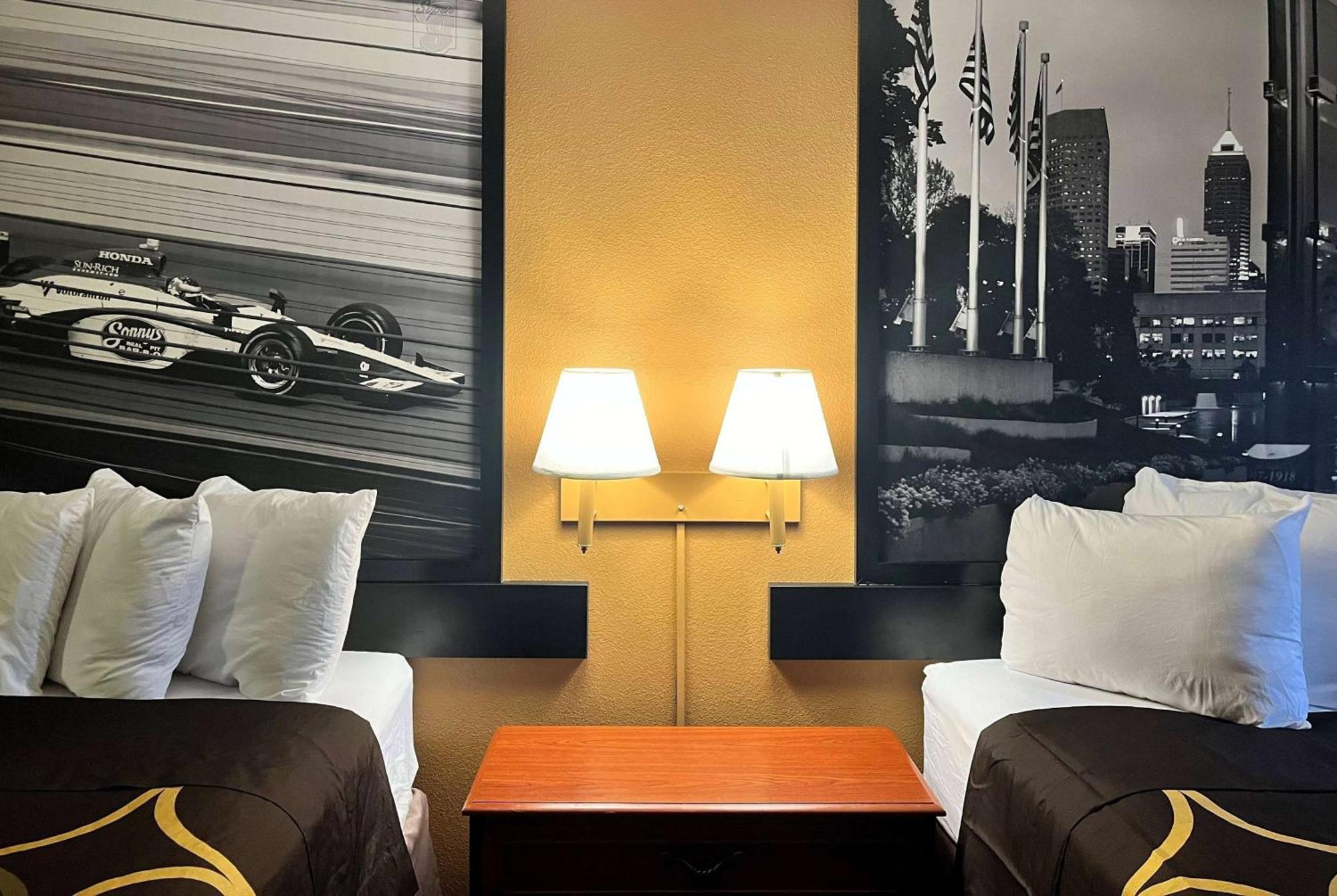Super 8 By Wyndham Indianapolis/Ne/Castleton Area Hotel Buitenkant foto
