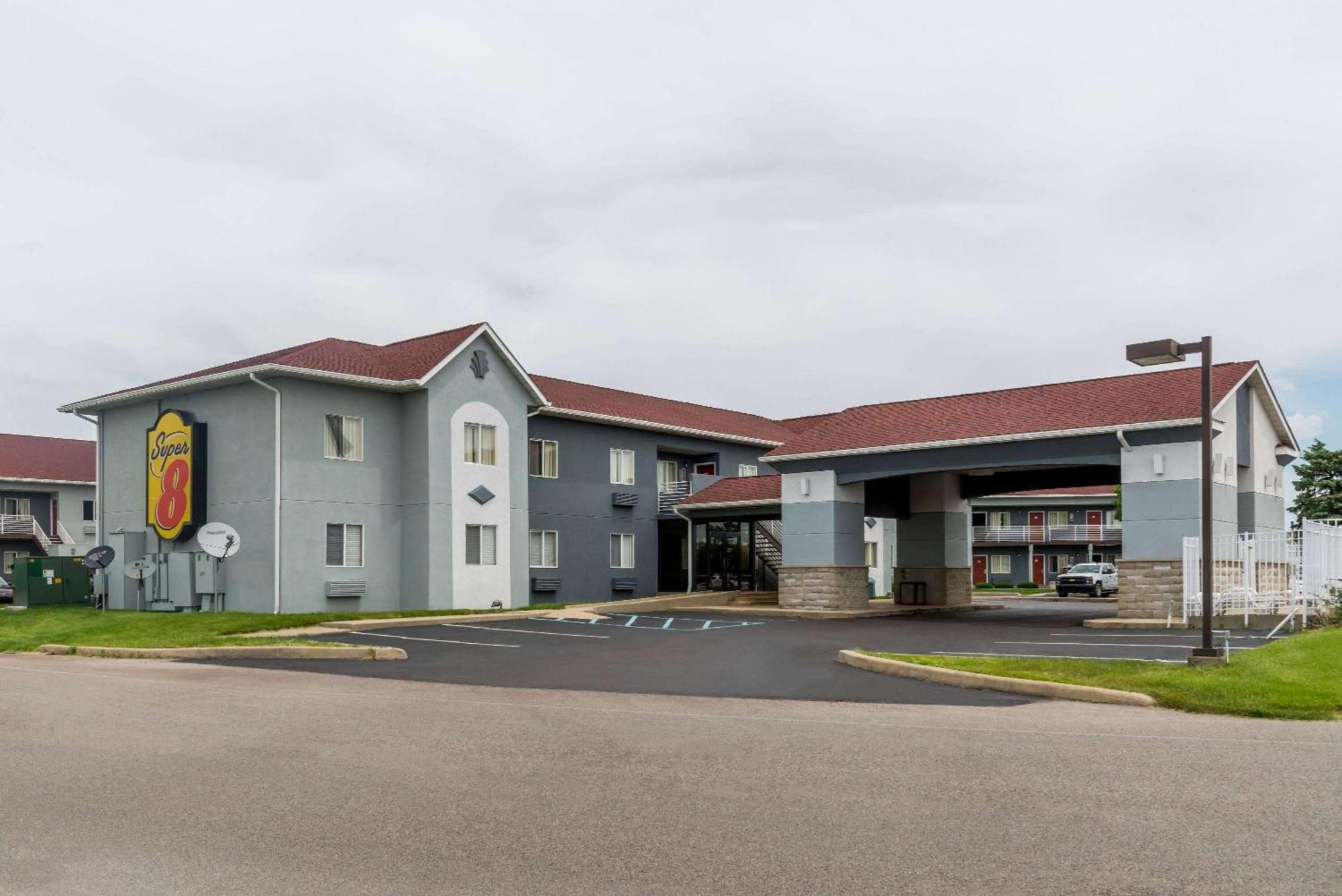 Super 8 By Wyndham Indianapolis/Ne/Castleton Area Hotel Buitenkant foto