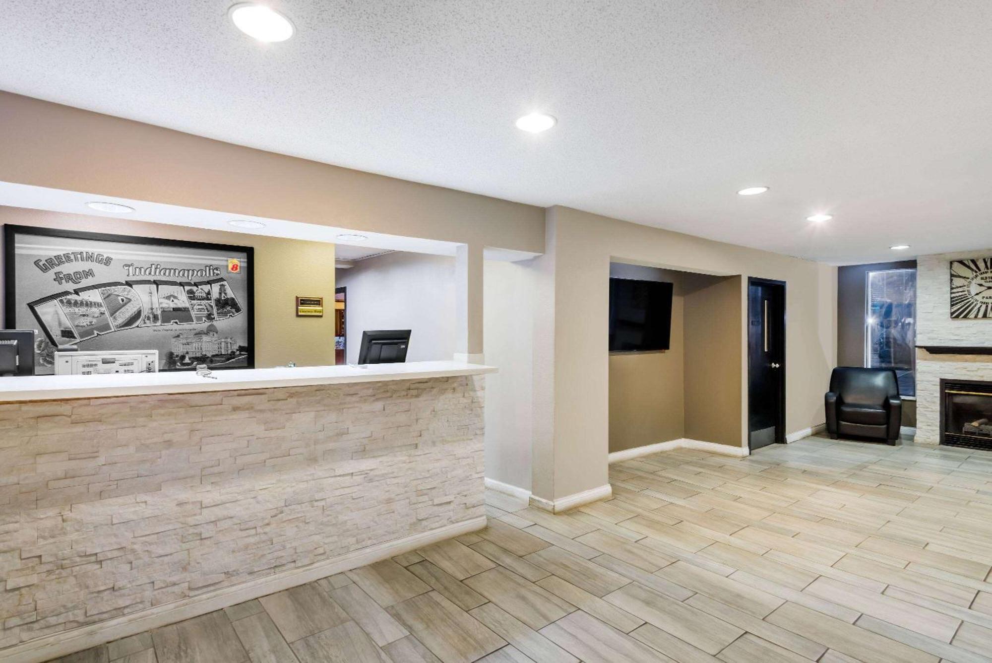 Super 8 By Wyndham Indianapolis/Ne/Castleton Area Hotel Buitenkant foto