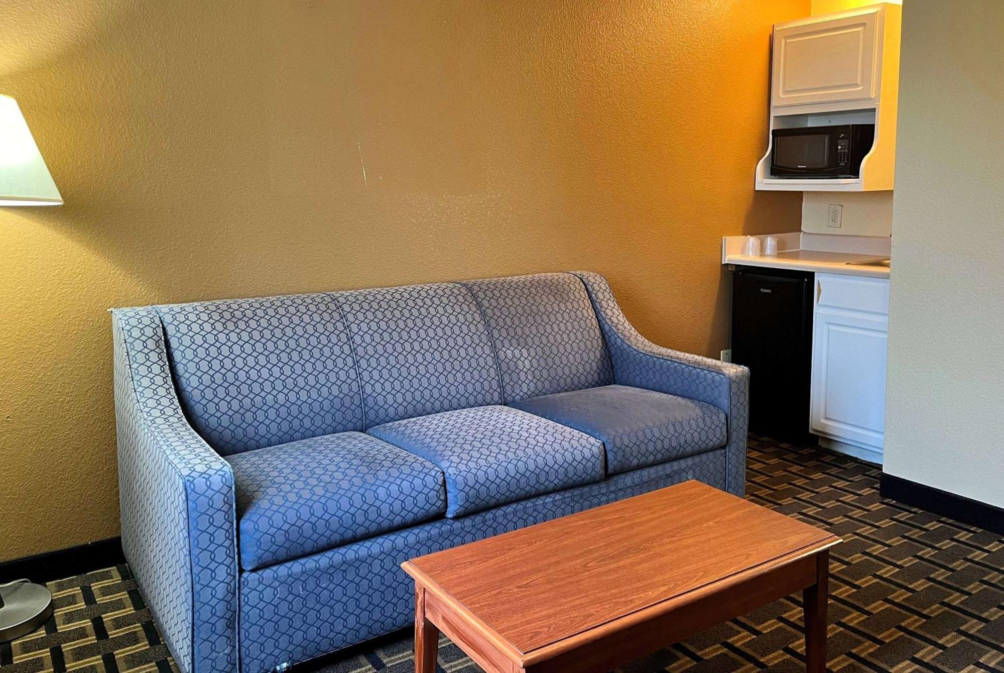 Super 8 By Wyndham Indianapolis/Ne/Castleton Area Hotel Buitenkant foto