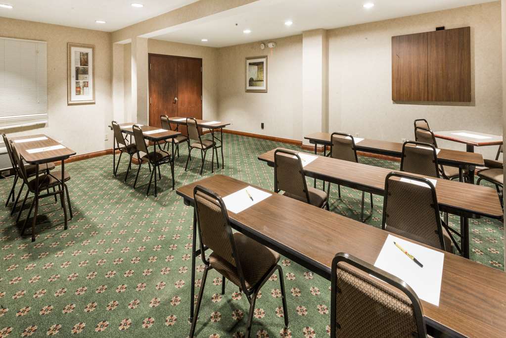 Super 8 By Wyndham Indianapolis/Ne/Castleton Area Hotel Faciliteiten foto